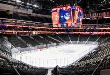 Болельщица родила ребёнка на арене во время матча НХЛ