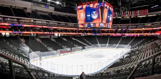 Болельщица родила ребёнка на арене во время матча НХЛ