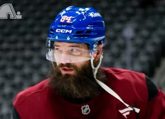 Брент Бернс — второй игрок в истории НХЛ с 1000 матчами подряд без пропусков. Впереди только Фил Кессел (1064)