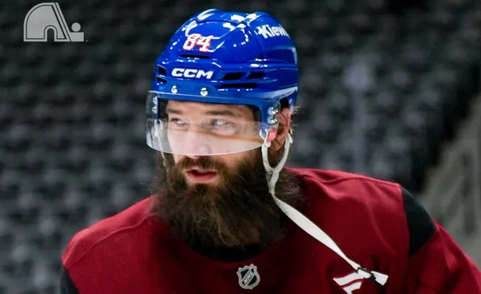 Брент Бернс — второй игрок в истории НХЛ с 1000 матчами подряд без пропусков. Впереди только Фил Кессел (1064)