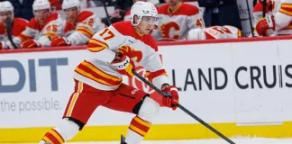 Шайба Егора Шаранговича помогла «Калгари» набрать очки в матче с «Далласом»