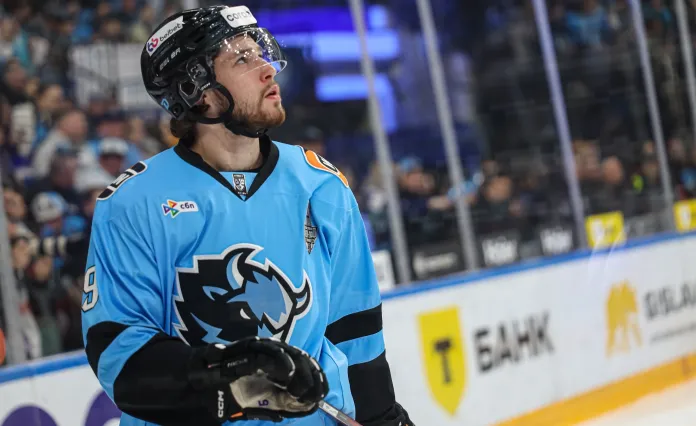 «Лукашенко и его шпиц Умка откровенно скучали». Михаил Зислис — о стартовом поражении минского «Динамо» от «Ак Барса»