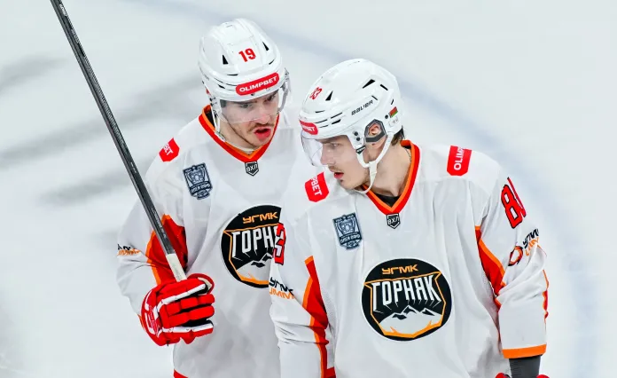 ВХЛ. 1/4 финала. Даниил Карпович заблокировал 5 бросков, Даниил Омелюсик одержал победу с «Рязанью-ВДВ». Итоги 9 апреля