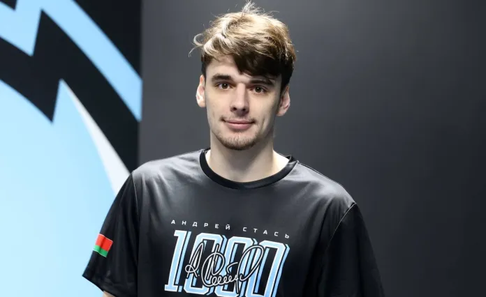 «Это стиль тысячного матча нашего кэпа». Минское «Динамо» выпустило футболки в честь юбилея Андрея Стася