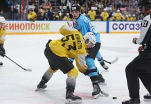 Источник: Форвард «Северстали» Аймурзин перейдёт в «Филадельфию». Ранее сообщалось об интересе клуба к Пинчуку