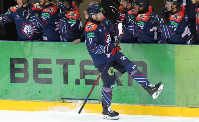 Михаил Стефанович – о голе из-под ноги: Честно, было немного неудобно бросать, но в моменте быстро сообразил, что можно попробовать.