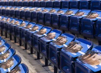 Видео: Торжественная церемония по поводу 1000-го матча Андрея Стася в КХЛ