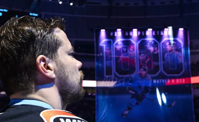 Квартальнов раскритиковал церемонию в честь Стася: «В плей-офф это мешает. Хотелось бы после игры»