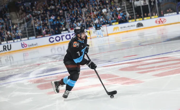 «Издевательство над справедливостью хоккея стерпеть невозможно». Руслан Васильев — о не засчитанном голе Сэма Энаса