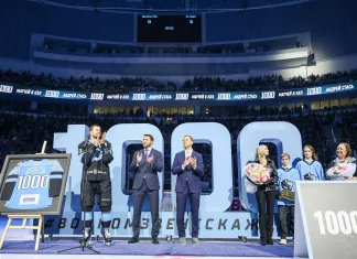 Имеет наибольшее количество партнеров в истории КХЛ, сыграл под руководством 18 тренеров — 1000 матчей Андрея Стася в деталях