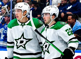 НХЛ. Хет-трик Маврика Бурка, два очка Никиты Кучерова, Игоря Чернышова и Ивана Барбашева, Артем Левшунов вне заявки – результаты 14 апреля