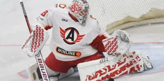 «Автомобилист» Романа Горбунова и Даниила Карповича продлил контракт с основным вратарем