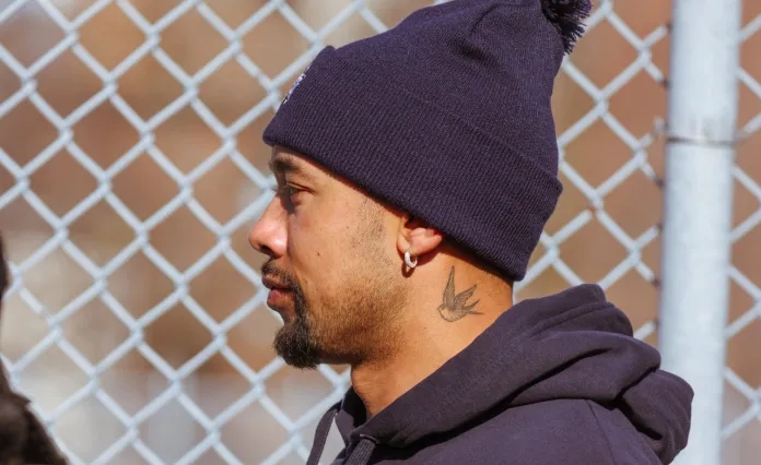 «Питтсбург» поместил Дамбу на драфт отказов. Защитник — конкурент Ильи Соловьёва