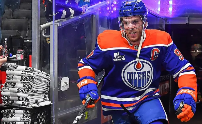 Коннор Макдэвид выиграл «Арт Росс Трофи» в шестой раз, догнав Хоу и Лемье. Рекорд Гретцки — 10