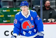 Натан Маккиннон выиграл гонку снайперов НХЛ с 53 голами. Это его первый «Морис Ришар Трофи»