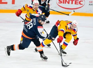 ВХЛ. 1/4 финала. «Химик» Гаврилова сравнял счёт в серии с «Магниткой» Фурсы. Итоги 17 апреля