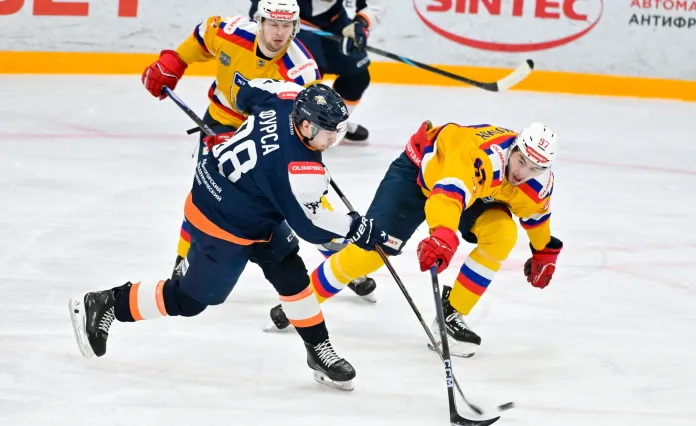 ВХЛ. 1/4 финала. «Химик» Гаврилова сравнял счёт в серии с «Магниткой» Фурсы. Итоги 17 апреля