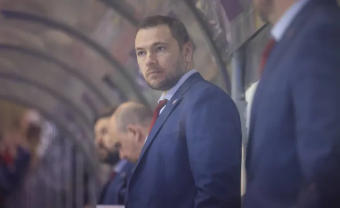 «Я готов отвечать на вопросы по моей команде и моим хоккеистам». Иван Усенко – о подкреплении «Металлурга» игроками из минского «Динамо»