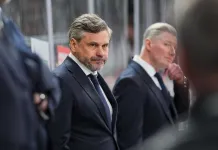 «Надеялся на выигранное вбрасывание». Артем Демков — о решении Квартальнова снять вратаря во втором периоде матча с «Ак Барсом»