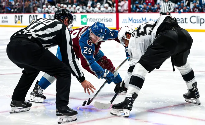 Кубок Стэнли. Дубль Арвидссона позволил «Бостону» сравнять счёт в серии с «Баффало», «Колорадо» в овертайме вырвал победу у «Лос-Анджелеса» – результаты 22 апреля