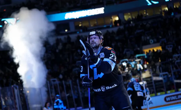 Минское «Динамо» назвало дату итоговой пресс-конференции, «Металлург» в шаге от чемпионства, Протас забросил первую шайбу в плей-офф АХЛ — все за вчера