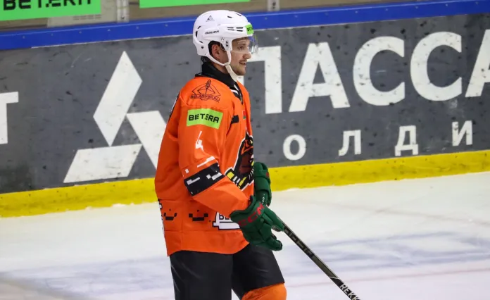 Защитник с опытом игры в КХЛ покинет солигорский «Шахтер»