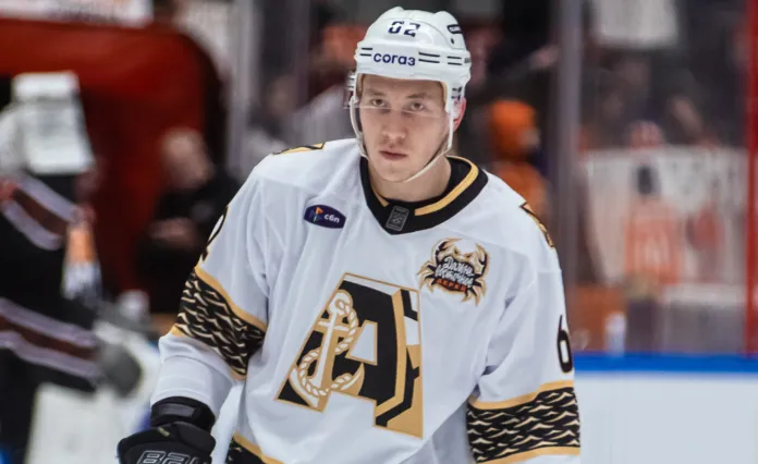 Защитник «Адмирала» посетил пятый матч финальной серии плей-офф Betera-Экстралиги