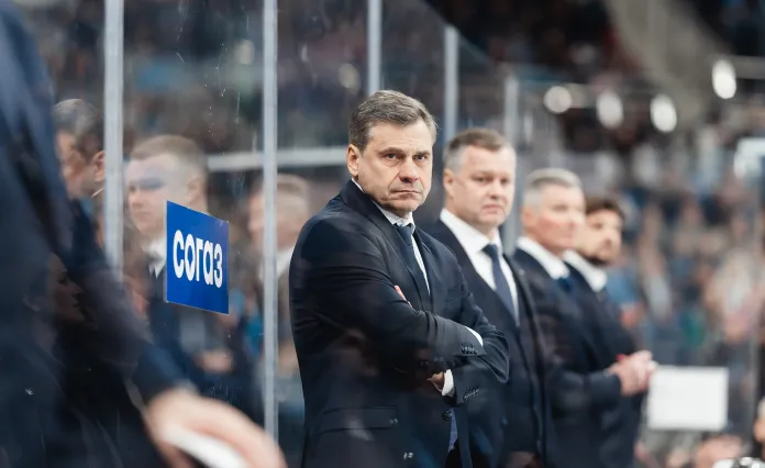 «Я тебя люблю». Дмитрий Квартальнов помирился с пресс-атташе минского «Динамо» после скандала из-за церемонии Стася