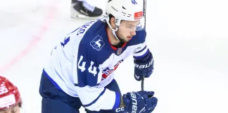 Кубок Харламова. 1/4 финала. Яценко забил гол в первом полуфинале, но «Чайка» уступила «Локо»