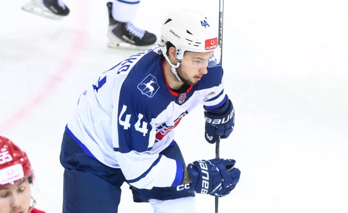 Кубок Харламова. 1/4 финала. Яценко забил гол в первом полуфинале, но «Чайка» уступила «Локо»