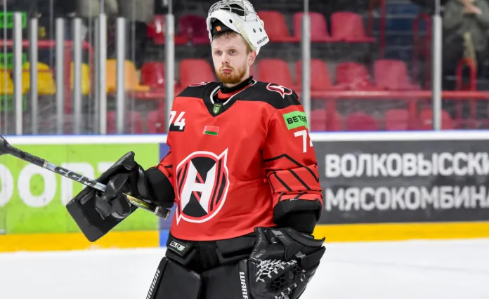 «Неман» сделал контрактное предложение 31-летнему вратарю Константину Козловскому