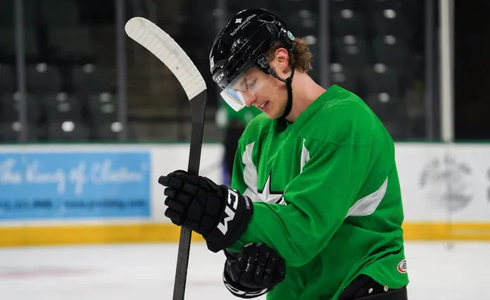 АХЛ. 1/8 финала. Колячонок отметился полезностью «+1» в победном матче «Техаса» над «Чикаго»