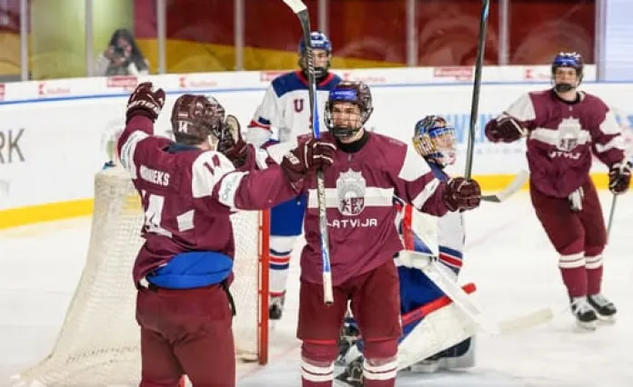 США и Канада вылетели в четвертьфинале юниорского чемпионата мира