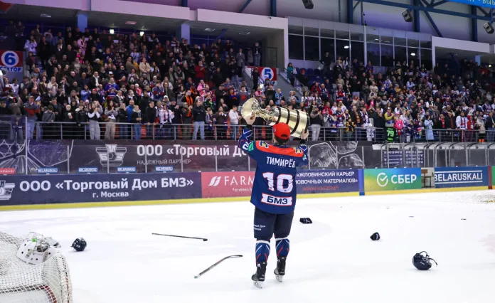 Александр Тимирев подписал новый контракт с «Металлургом» до 2027 года