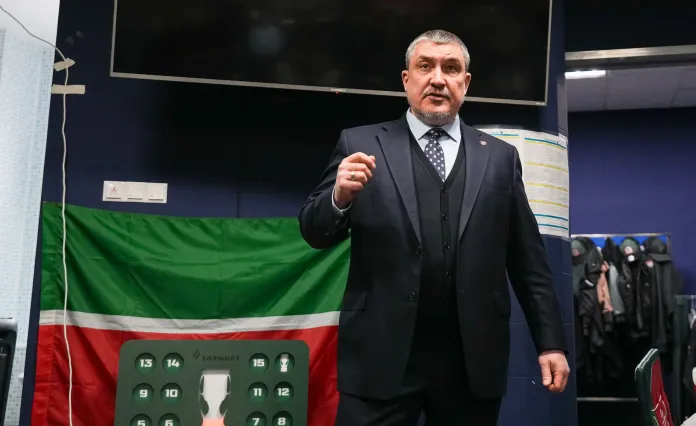 Анвар Гатиятулин вошел в топ-10 тренеров по победам в КХЛ. Первое место принадлежит Дмитрию Квартальнову