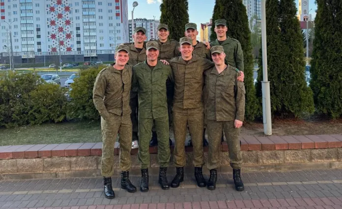 Данил Лой, Марк Ярута, Кирилл Ярута и другие хоккеисты завершили службу в армии и покинули «Авиатор»