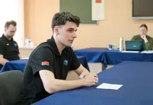 Четыре хоккеиста сборной Беларуси приступили к итоговой аттестации в БГУФК