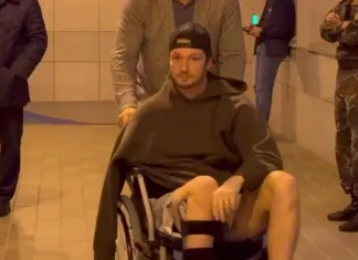Видео. Николас Мелош вынужден передвигаться на инвалидной коляске