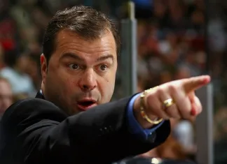В НХЛ официально объявлено о первой тренерской отставке