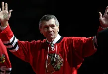 НХЛ: Умер легендарный форвард «Чикаго»