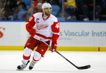 НХЛ: Капитан «Детройта» завершил карьеру 