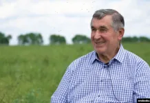 Первый уроженец Беларуси, сыгравший в НХЛ, навестил родные Налибоки спустя 76 лет после отъезда