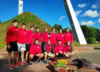 Экстралига Б: Хоккеисты «U-20» возложили цветы у Кургана Бессмертия в Лиде