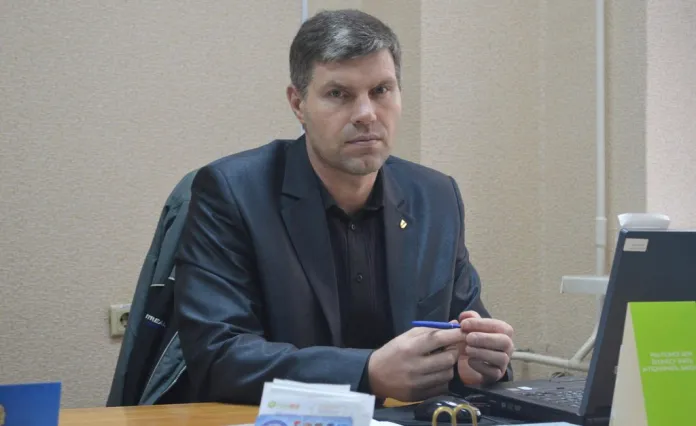 Директор ХК «Могилев» ответил на петицию болельщиков по поводу возвращения черно-фиолетовых цветов формы 
