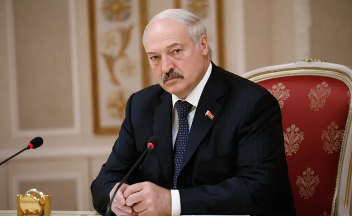 Александр Лукашенко: Футболисты и хоккеисты пока только деньги получают, а страну позорят