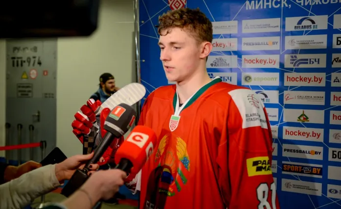 «БХ»: Один из лидеров обороны молодежной сборной Беларуси получил травму