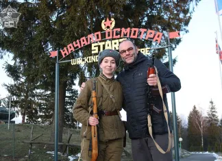 Наставник минского «Динамо» сфотографировался с автоматом