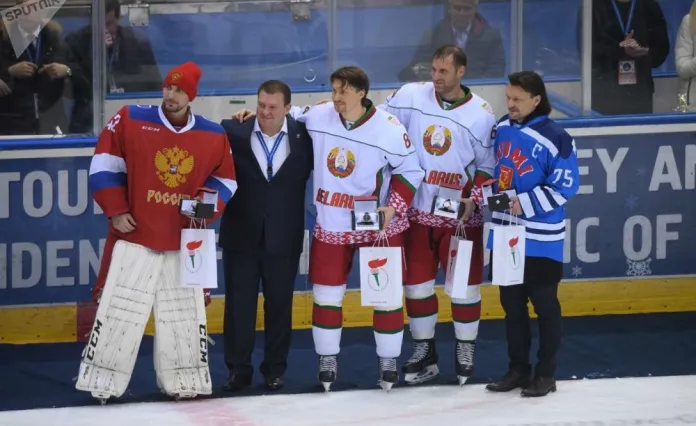 Двое игроков команды Президента Беларуси - в числе лучших на Рождественском турнире
