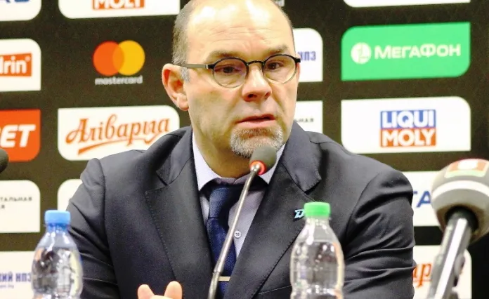 В рейтинге тренеров КХЛ наставник минского «Динамо» занимает последнее место