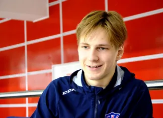 Евгений Сапельников отметился результативной игрой в МХЛ